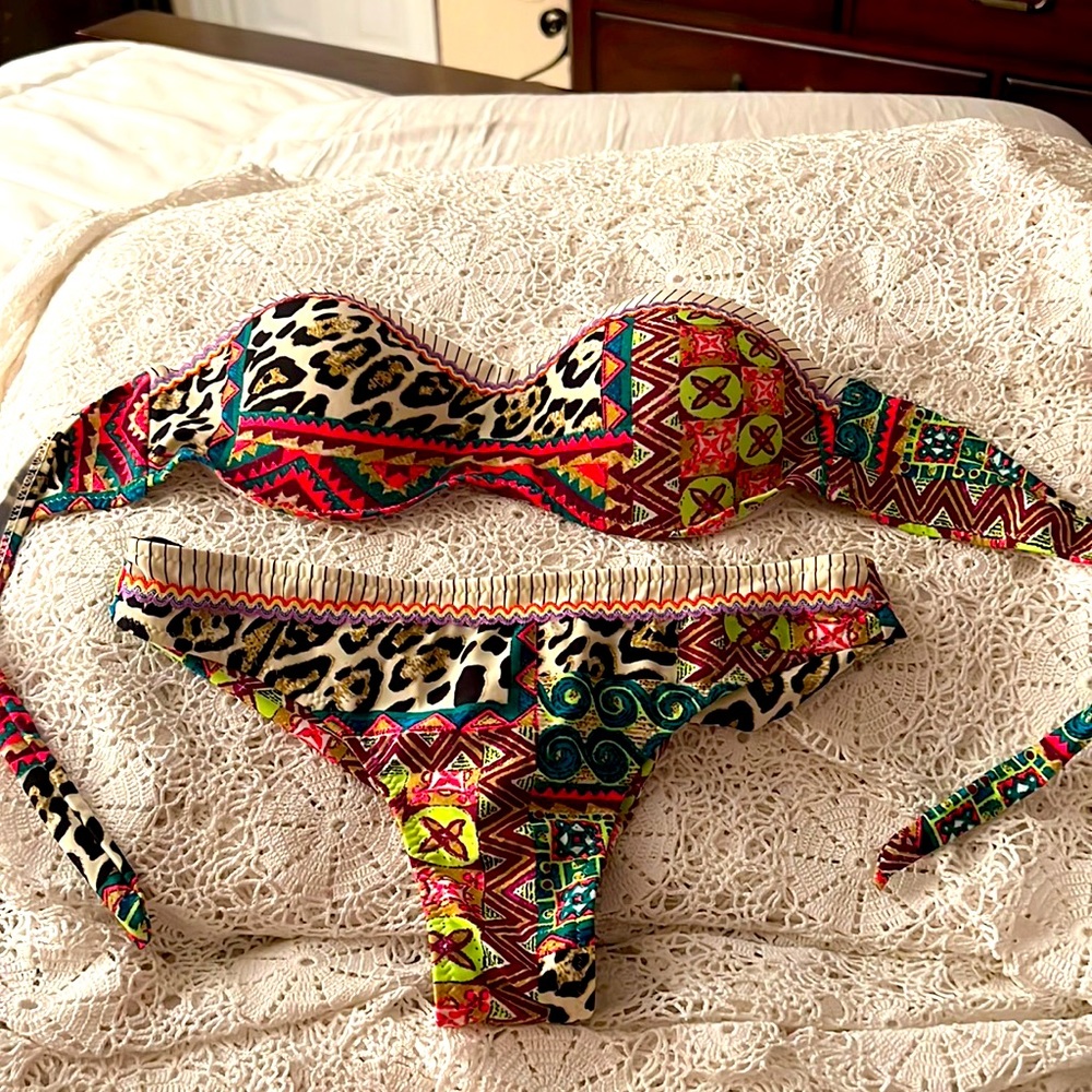 Brand new beautiful colors on this bikini
